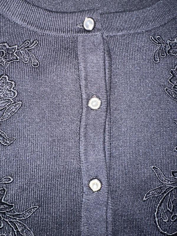 Look at those buttons