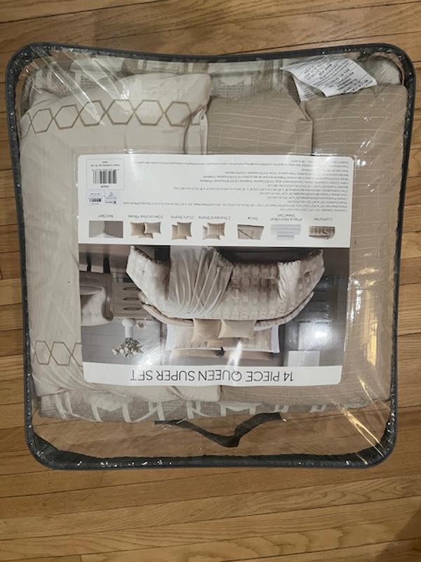 Customer carousel item 7.