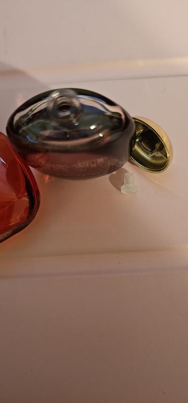 I cut the plastic cap so it will be less messy.