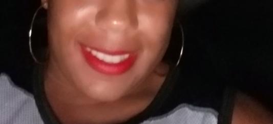 Nice with a pull back ponytail