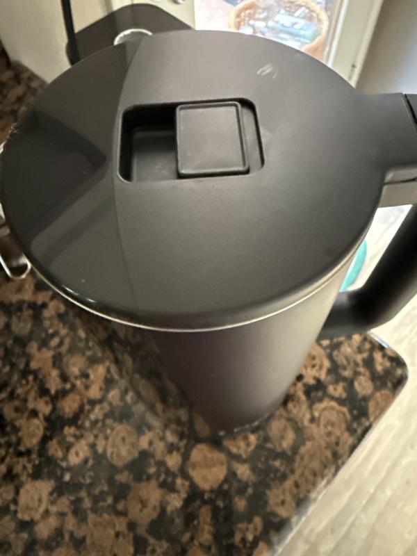 On countertop/ view of the lid