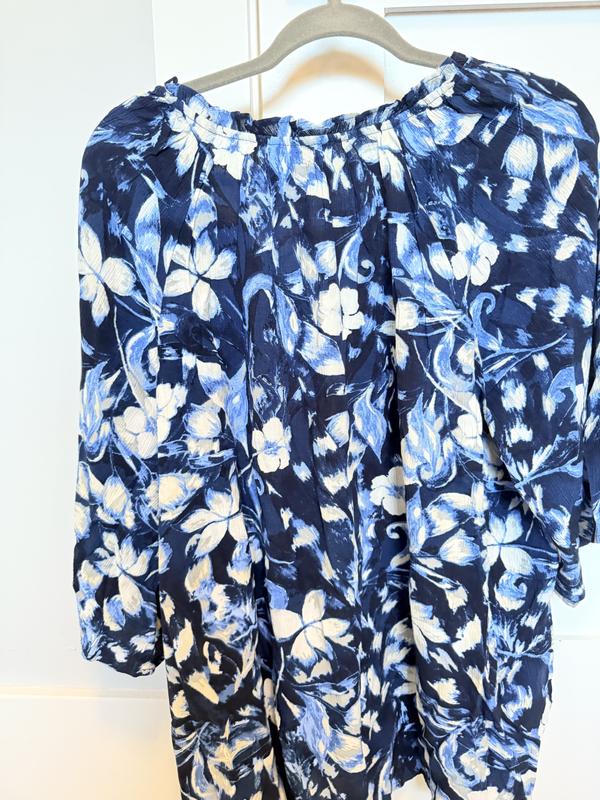 Customer carousel item 3.