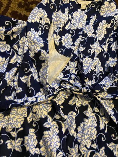 Tie front ,stays closed