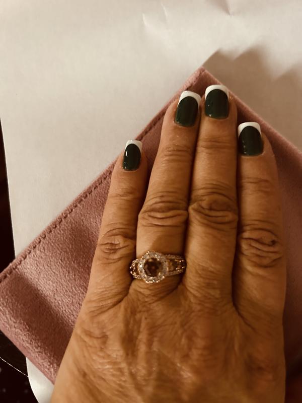 Customer carousel item 9.