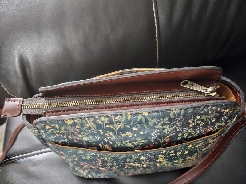 No Charms and gapes open