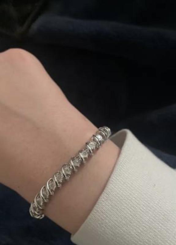 Customer carousel item 1.