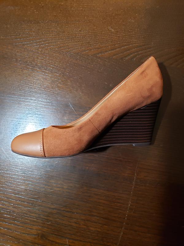 Multi textures give nice depth to the look.