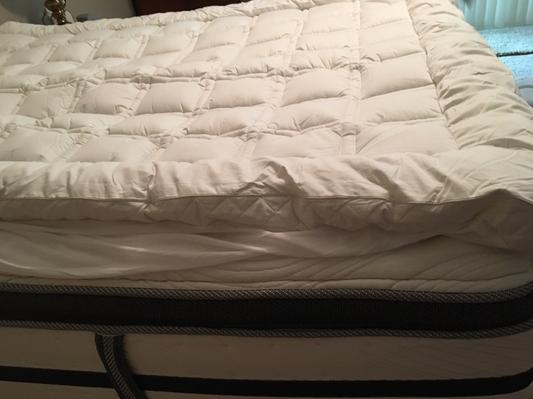 Tufted quilting for the pad is thick