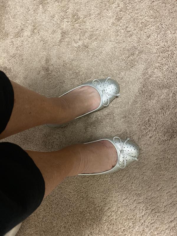 Good for my wide feet, soft and flexible.
