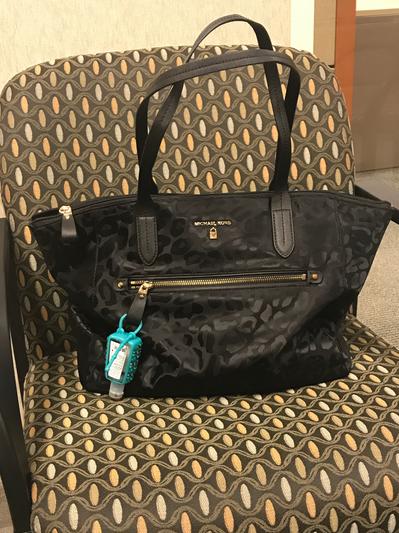 訳あり国内即発Michael Kors Kelseyナイロンラージジップトート MICHAEL Michael Kors Kelsey Top Zip Large Nylon Tote