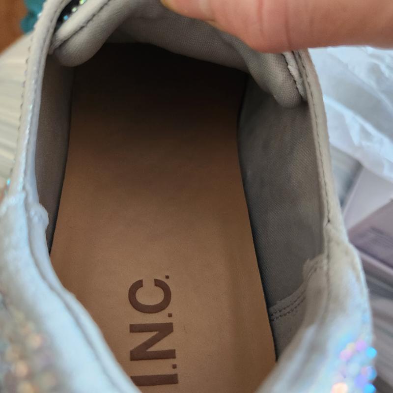 Foot bed is completely flat