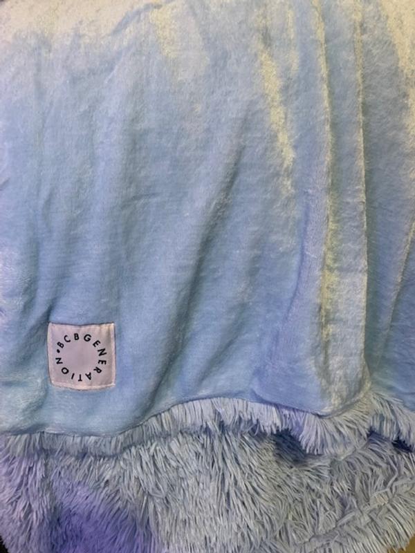 Shag / plush sides with logo detail