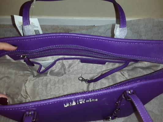 Small hook for keychain