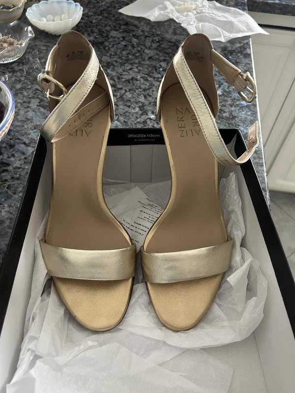 Naturalizer leah sandal hot sale