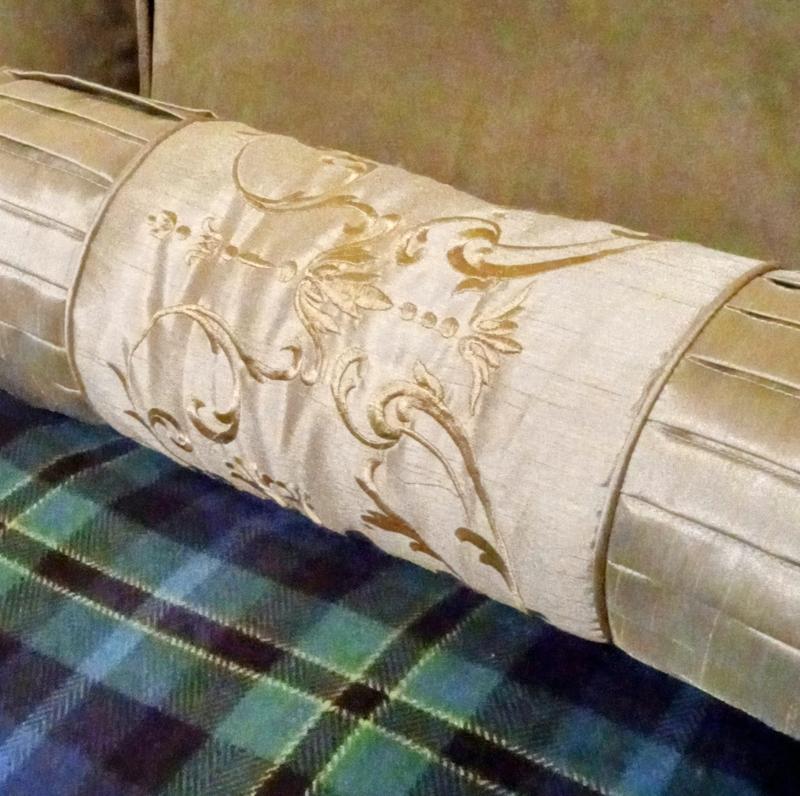 I took this photo to highlight the plaid design.  It is a beautiful plaid.