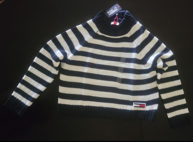Tommy sweater