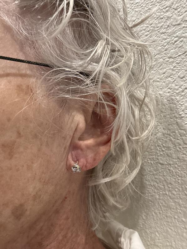 Drooping ear ring