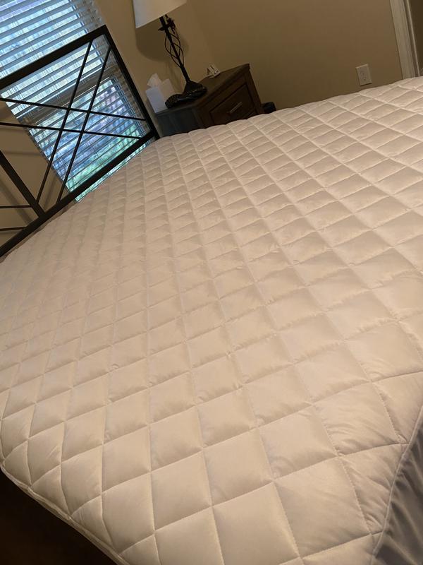 QUALITY Queen Padded Mattress outlet Cover Topper $170 Charter Club