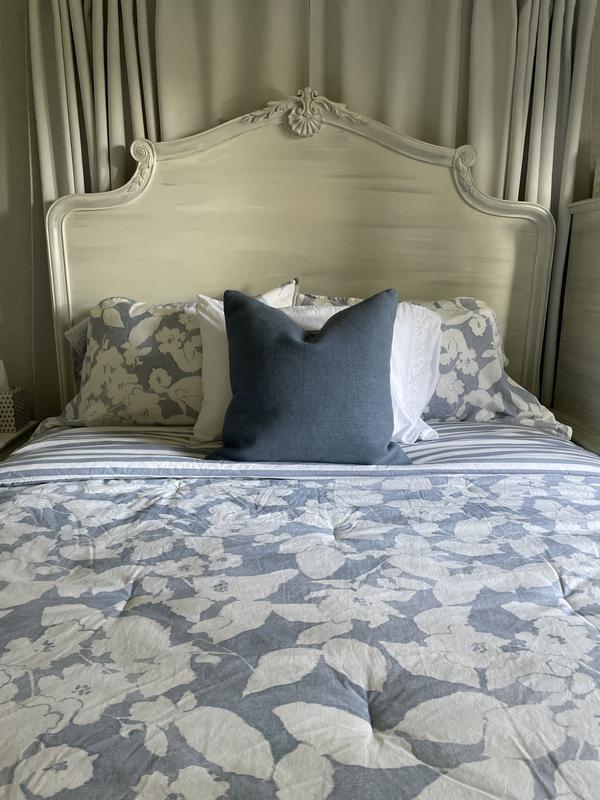 Lauren Ralph Lauren Willa Floral King Comforter 2024 Set Chambray / Cream $420