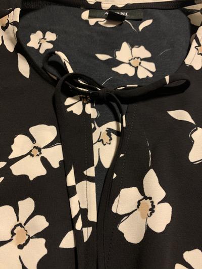 Feminine Bow abs Keyhole Detail