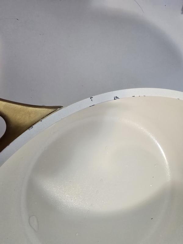 As you can see these items havent been used no more than 2 or 3 times and they already damaging.