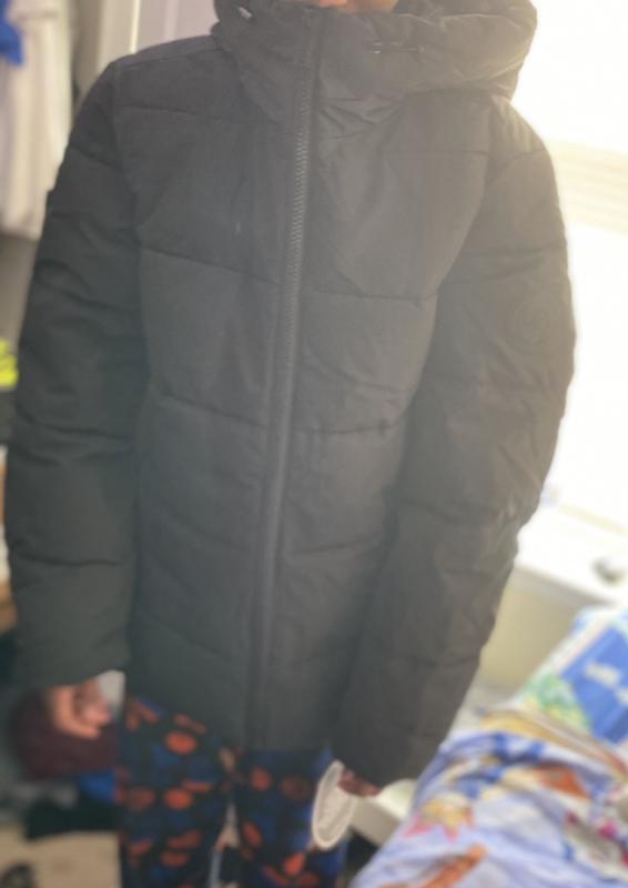 Size small in men. Fit nice.