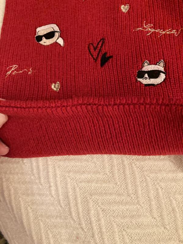 Embroidery at both ends!