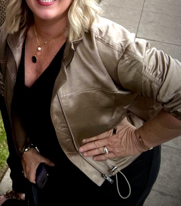 Customer carousel item 1.