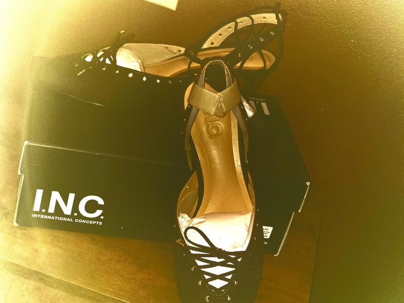 The rich truffle color really makes this shoe pop!!!