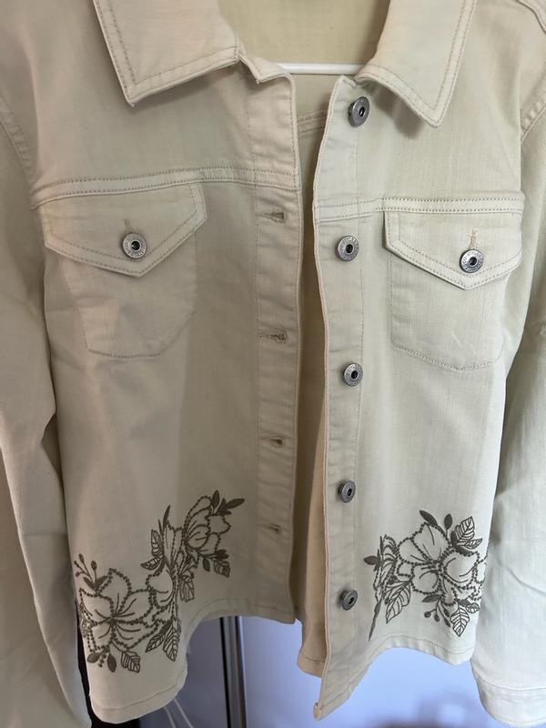 Customer carousel item 9.