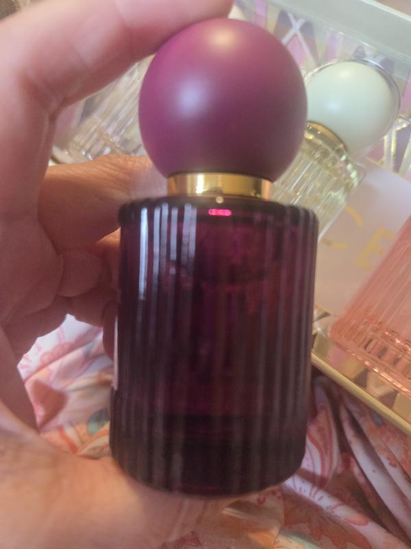 Customer carousel item 3.