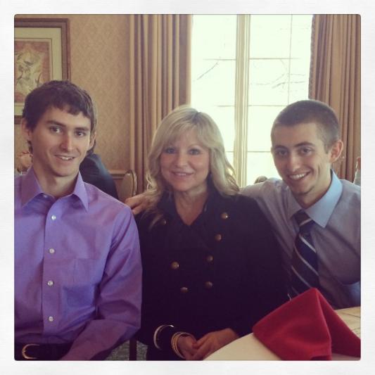 CHIC SWEATER LOVE IT