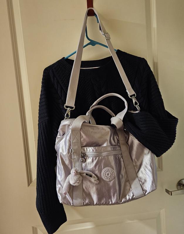 Great size , especially when I travel, and so lightweight and pretty.