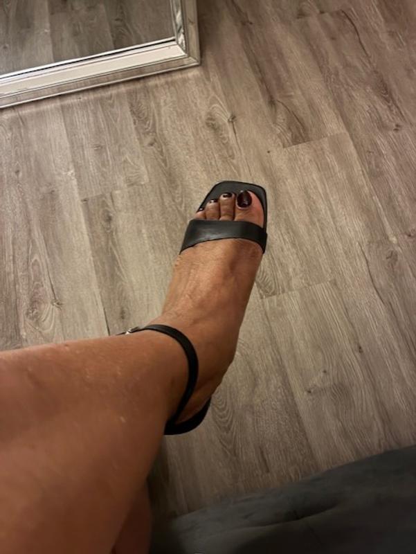 Customer carousel item 4.