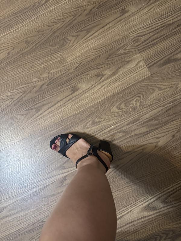 Customer carousel item 6.