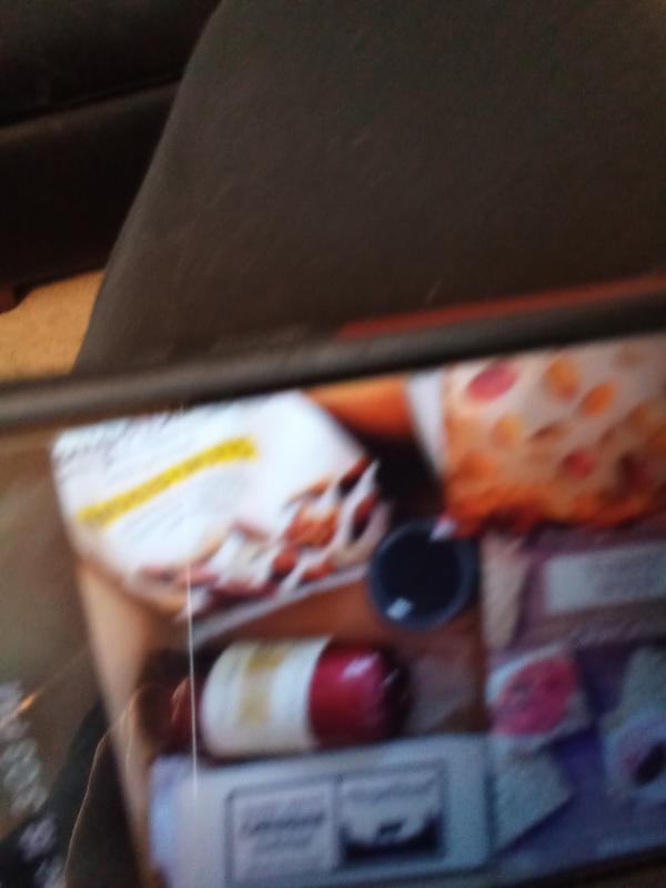 Not as pictured on your website no prs no pears etc . and not in Harry and David box! Very disapointed