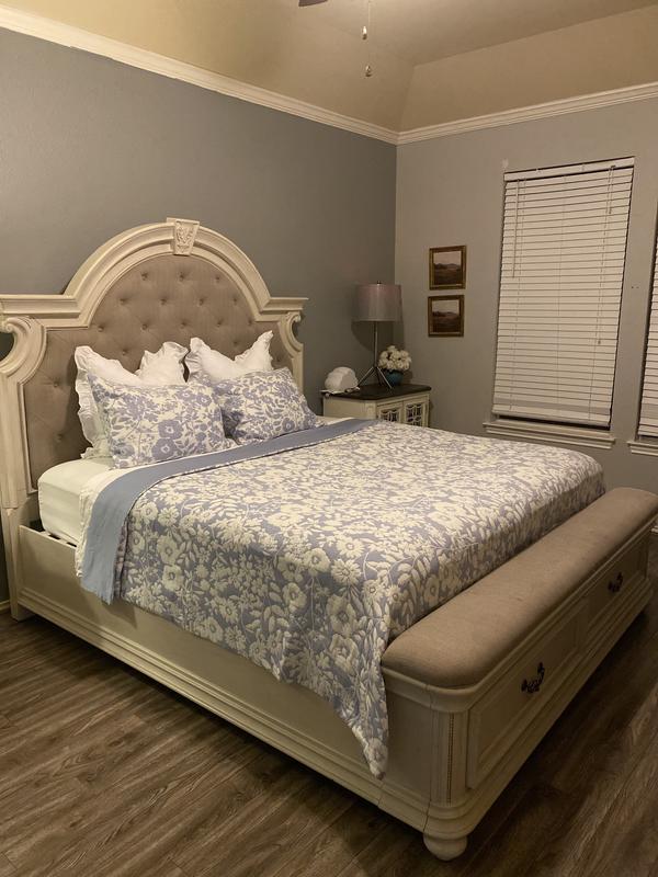 Bed with pattern side