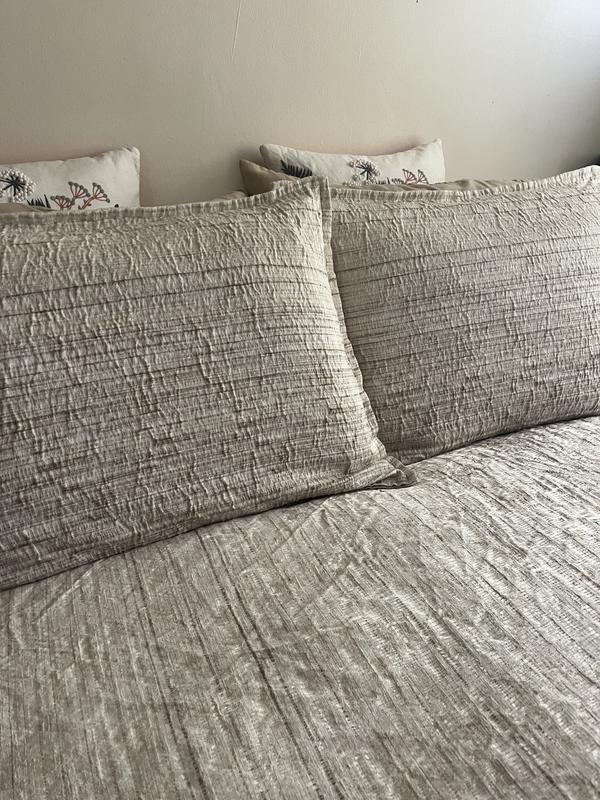 The Lithos Ombré Comforter set.