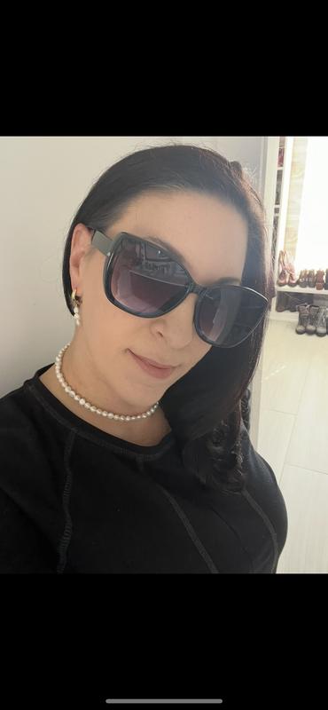 Love the shape of the pearls!