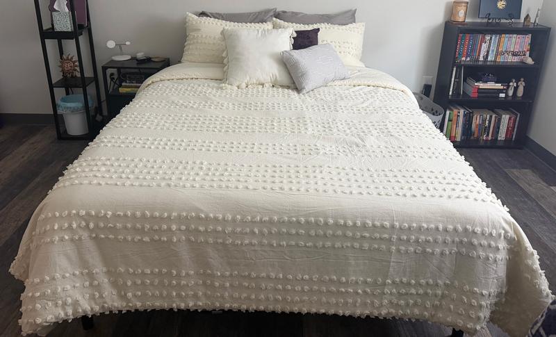 The purple pillow was not included in the set.