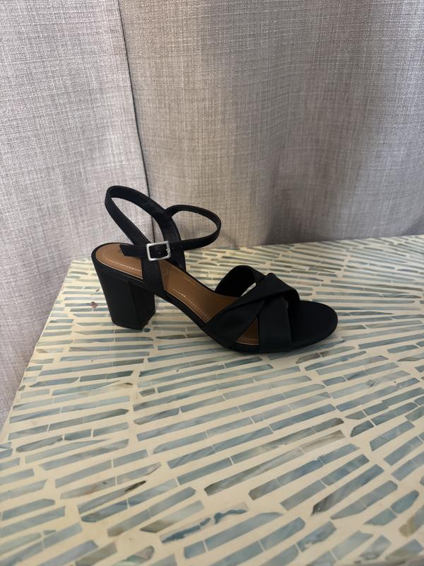 Customer carousel item 7.