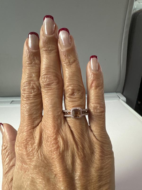 Customer carousel item 9.