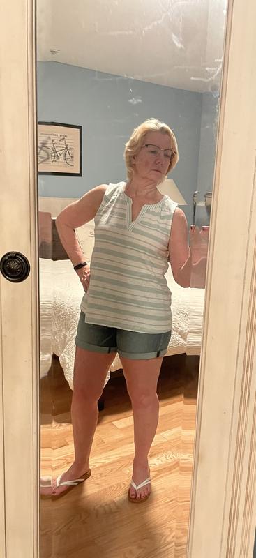 Looks cute with shorts for summer!