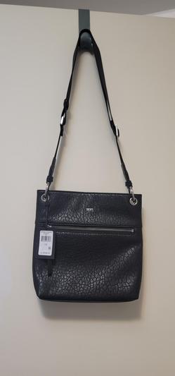 Exterior zippered pocket.