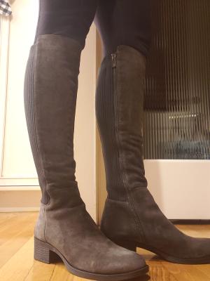 Kenneth Cole Levon knee high boots. outlet New.