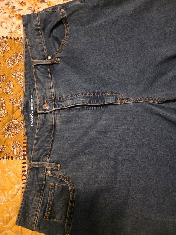 Smooth front zipper lines.