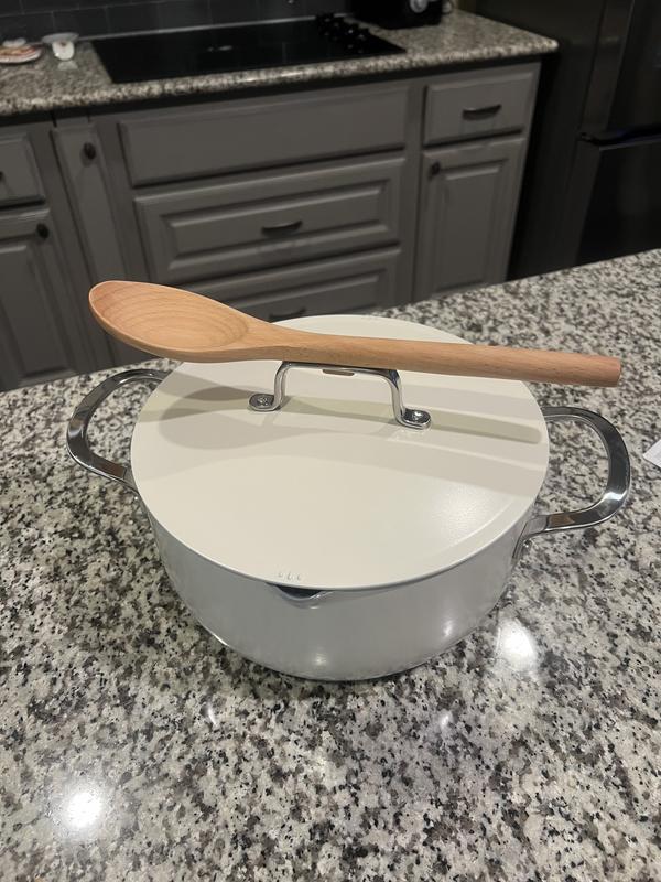 Spoon can sit on the lid