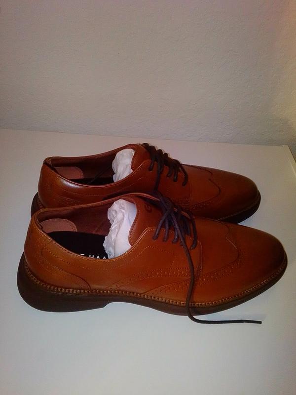 Cole Haan Men display picture 2