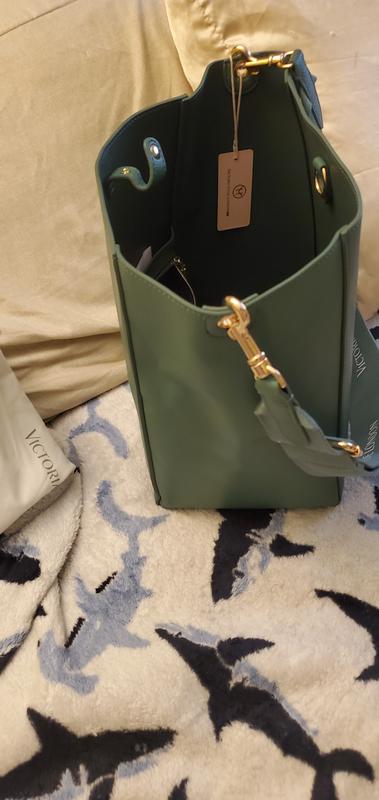 Not Forest Green as advertised