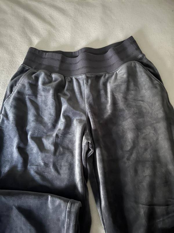 Wide elastic band on top